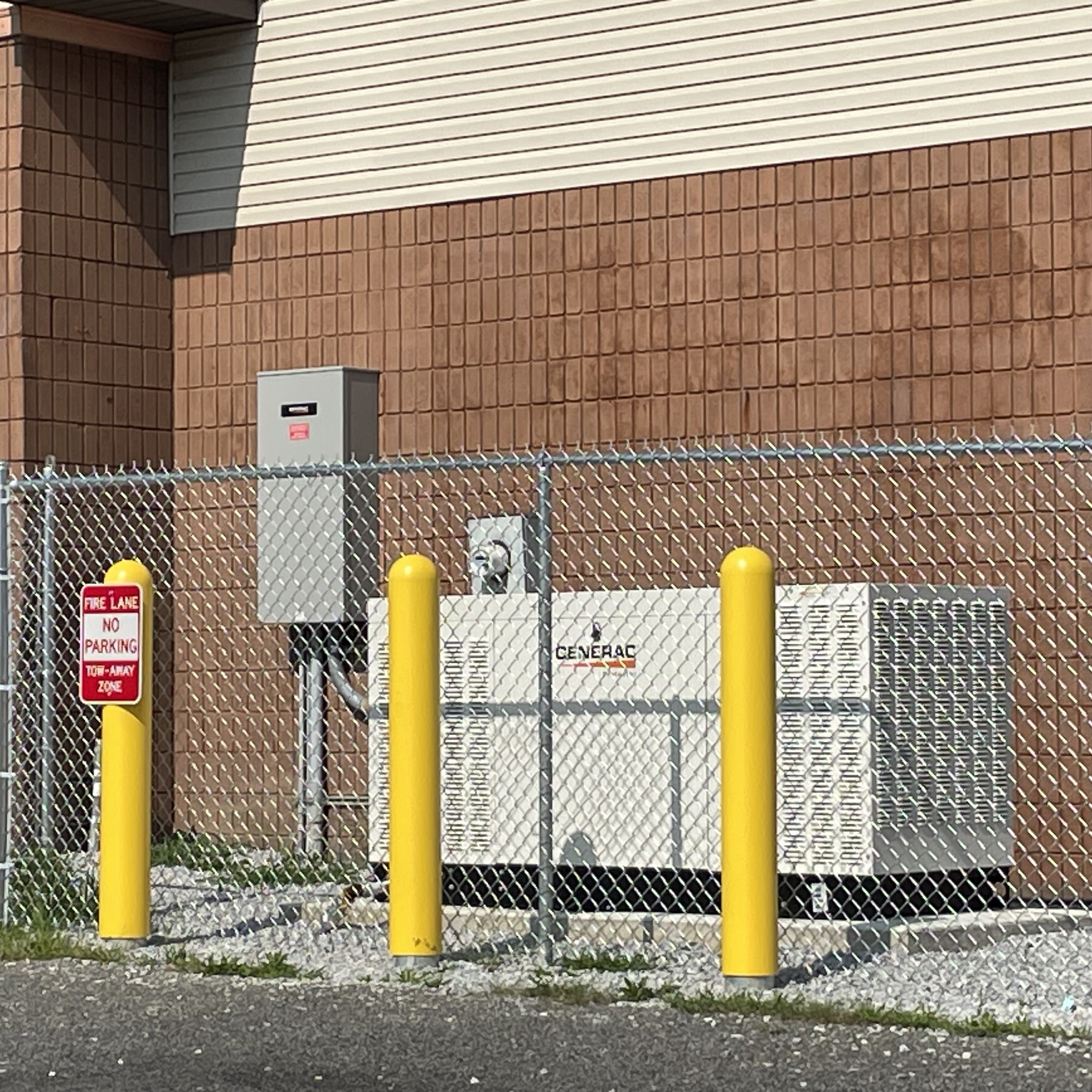 We install and service Generac Liquid Cooled generators up to 150kW